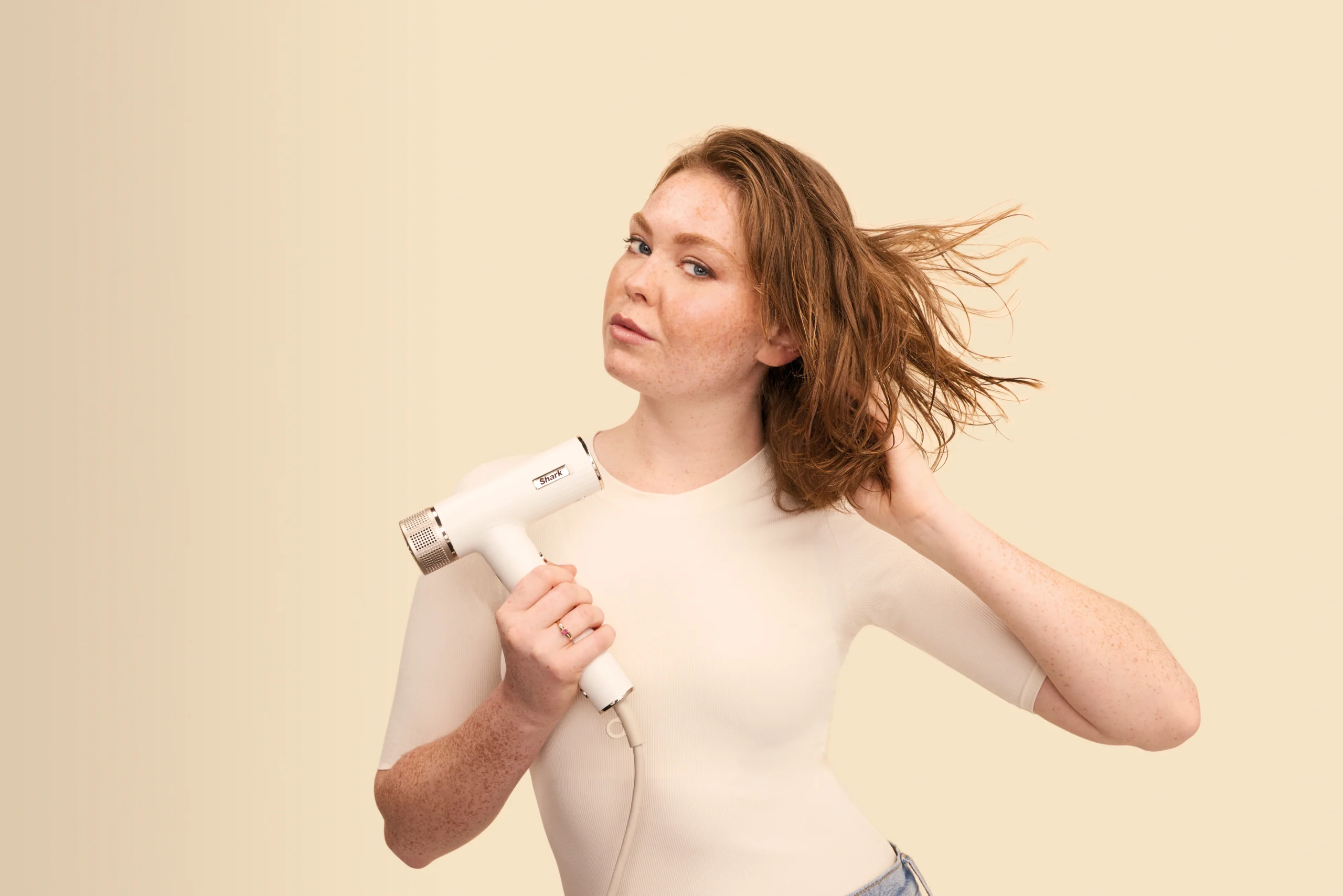 Shark-HD300-InUse-HairDryeAllison-Styling